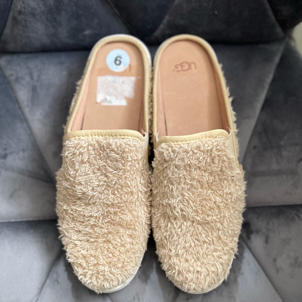 Ugg Luci slip on